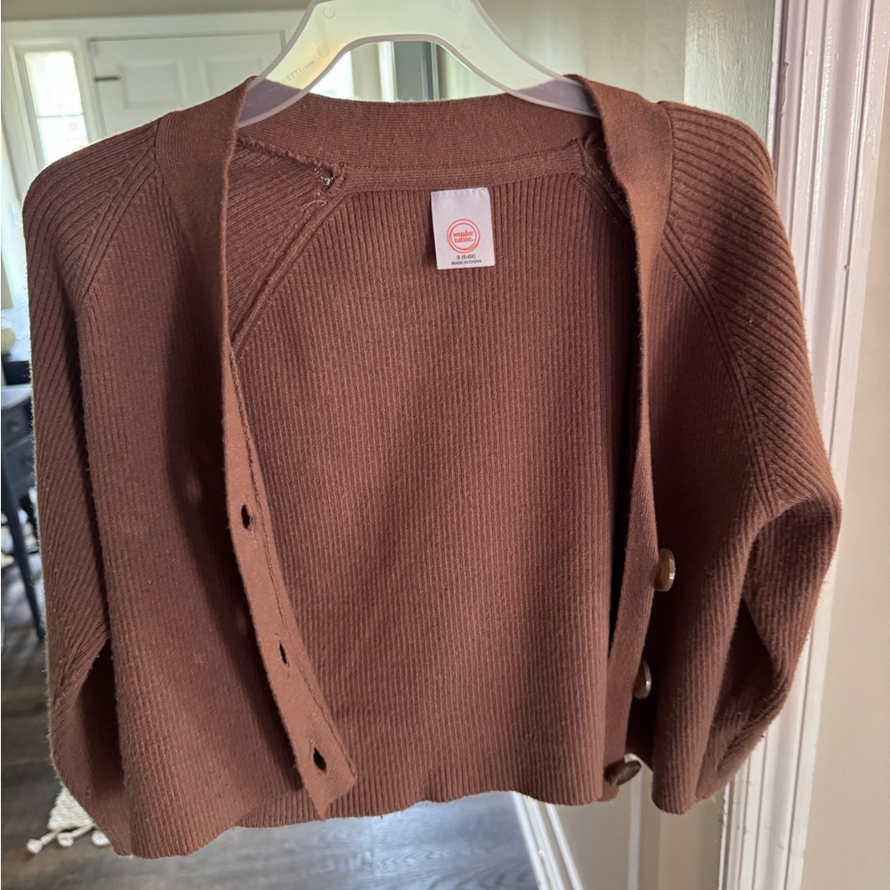 Brown Chunky Knit Cardigan with Ribbed Texture